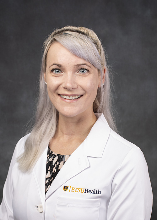 Photo of Lauren Cullins, N.P.